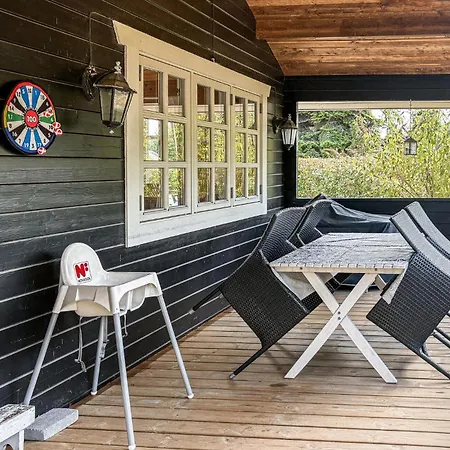 Front In Vaeggerlose With Wifi Feriehus Bøtø By